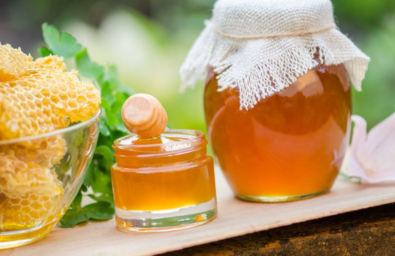 دادن عسل به کودک زیر یکسال ممنوع
