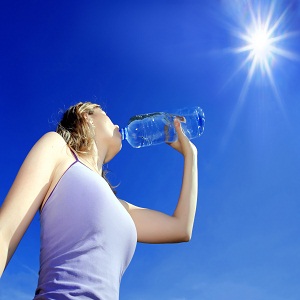 10 دلیل اصلی برای نوشیدن آب