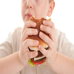 چکار کنیم تا کودکمان دچار چاقی دوران کودکی نشود؟