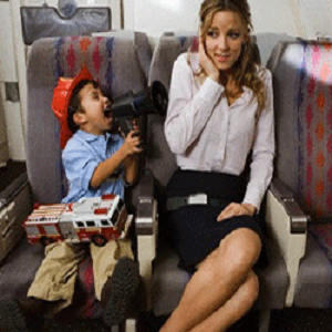 کودکان را در مسافرت های هوایی سرگرم کنید