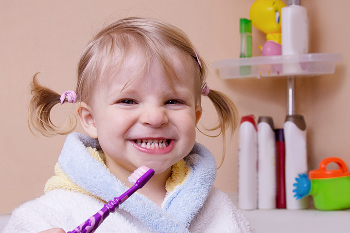 درباره دندان در آوردن کودکان بیشتر بدانید