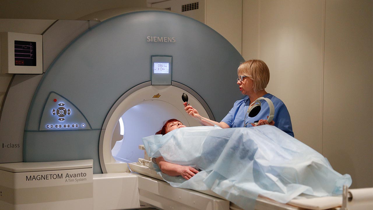 دلایل انجام MRI (ام آر آی) چیست و انواع MRI کدامند؟