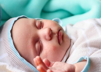 تاثیر سایمتیکون و فراورده های گیاهی در کولیک نوزادان