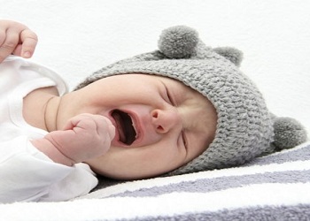 9 دلیل گریه کردن نوزادان