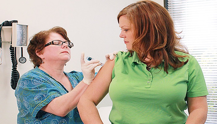 تزریق واکسن آنفلوانزا در ابتدای فصل پاییز