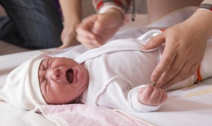 فیلم دکترهمه : آیا ختنه باعث بهبود هیدرونفروز جنینی می شود یا خیر ؟