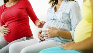 کدام حرکت جنین در طول بارداری طبیعی است؟
