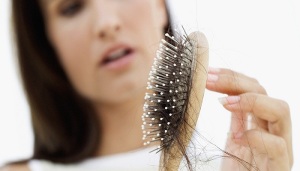 دلایل ریزش مو و روش های درمان آنها
