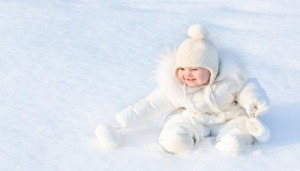 مادر گرفتار در برف نوزادش را به دنیا آورد