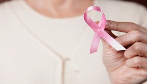 نشانه ها و درمان سرطان سینه چیست؟