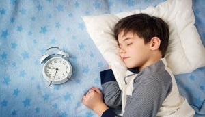 کودکم چند ساعت در روز باید بخوابد؟