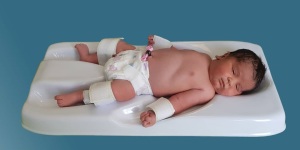 تخت نگهدارنده نوزاد babyfix چیست؟